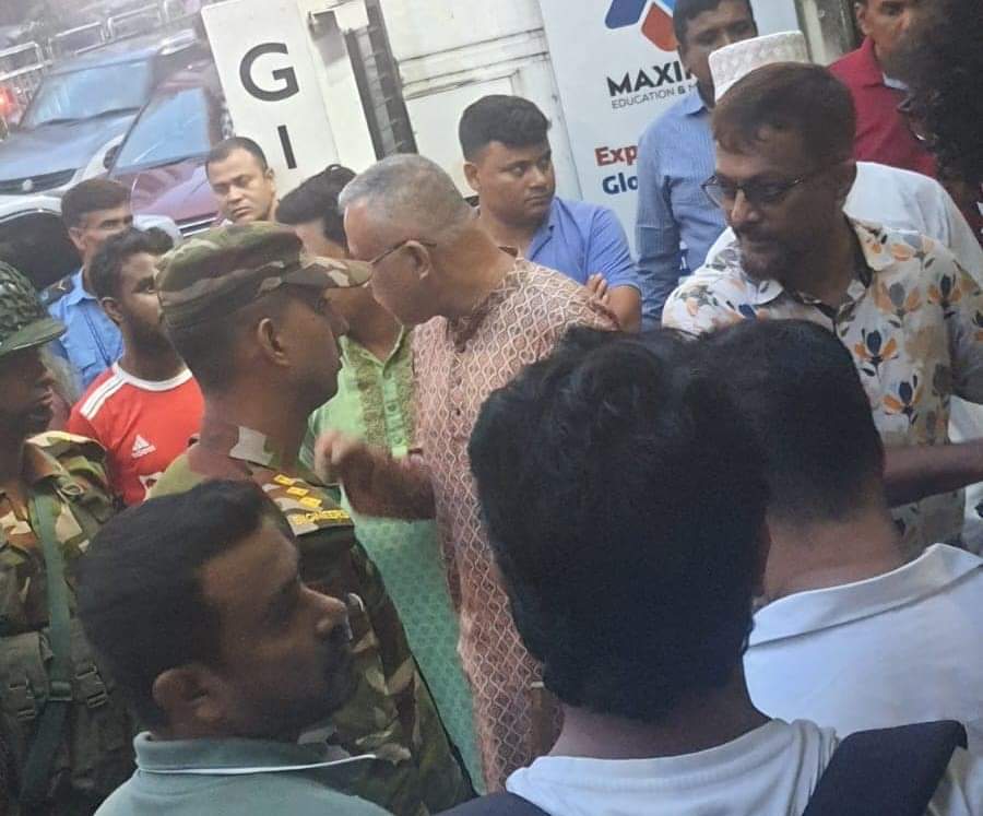 অফিস দখলে জাপা’র তাজ রহমান, সেনা হস্তক্ষেপে উদ্ধার